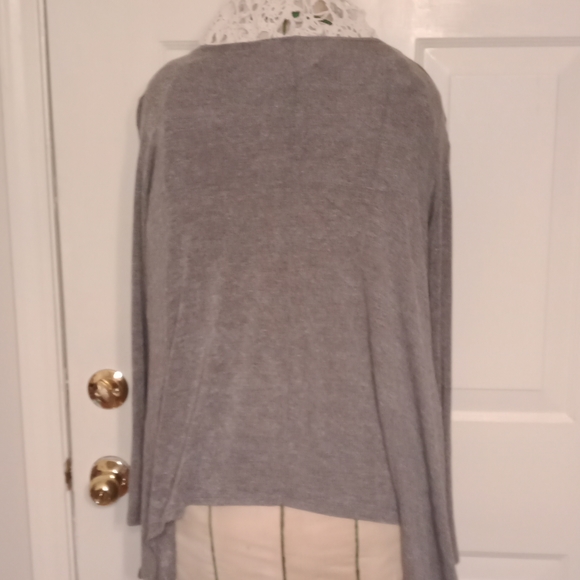 Unique Grey Casual Top - Picture 9 of 11